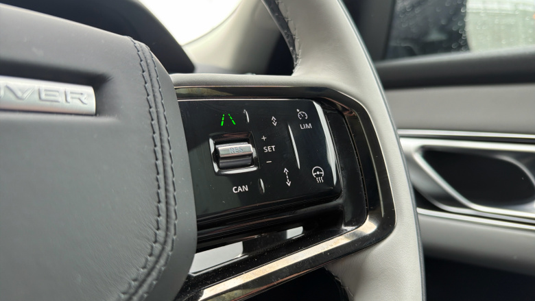 Land Rover Range Rover Velar 3.0 D300 MHEV Dynamic HSE 5dr Auto Diesel Estate